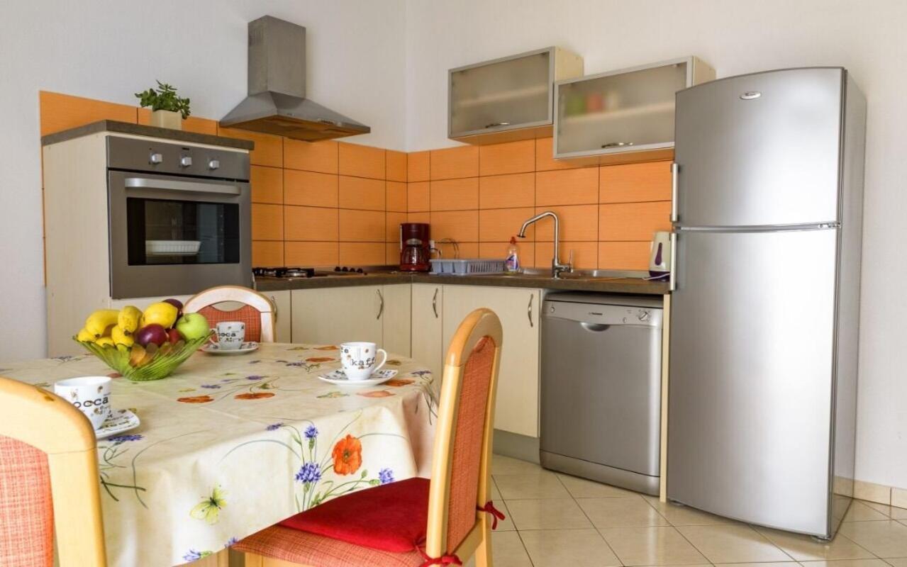 Apartments Domagoj - On The Beach ลูโคโวชูการ์เย ภายนอก รูปภาพ