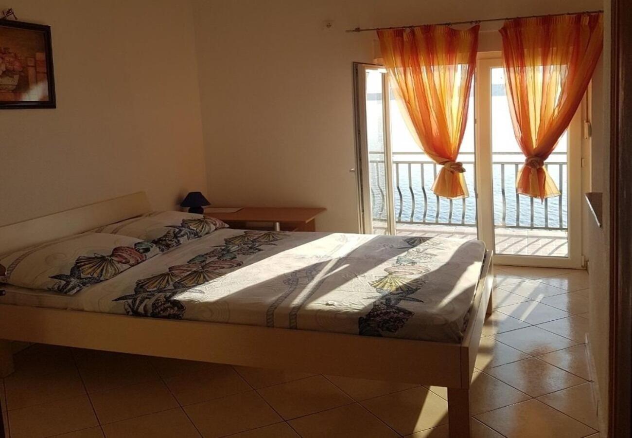 Apartments Domagoj - On The Beach ลูโคโวชูการ์เย ภายนอก รูปภาพ